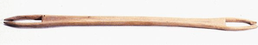 Wooden needle for knitting fishnets. Collected by Georg Söderbom in Charchak at Kum-darya during the Hedin expedition in May 1934 (Hedin-Bendix Collection, Museum of Ethnography, Stockholm)